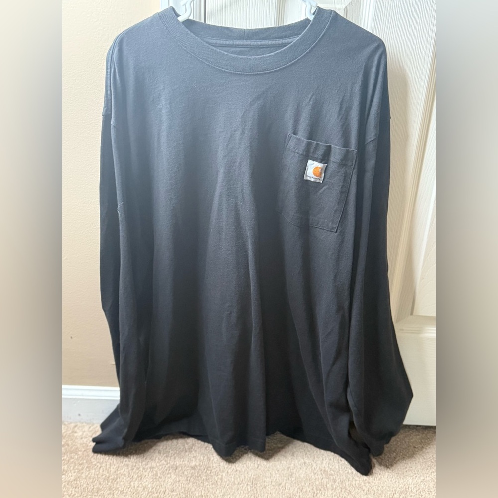 Carhartt Loose Fit Black Long Sleeve Tee for Casual Comfort